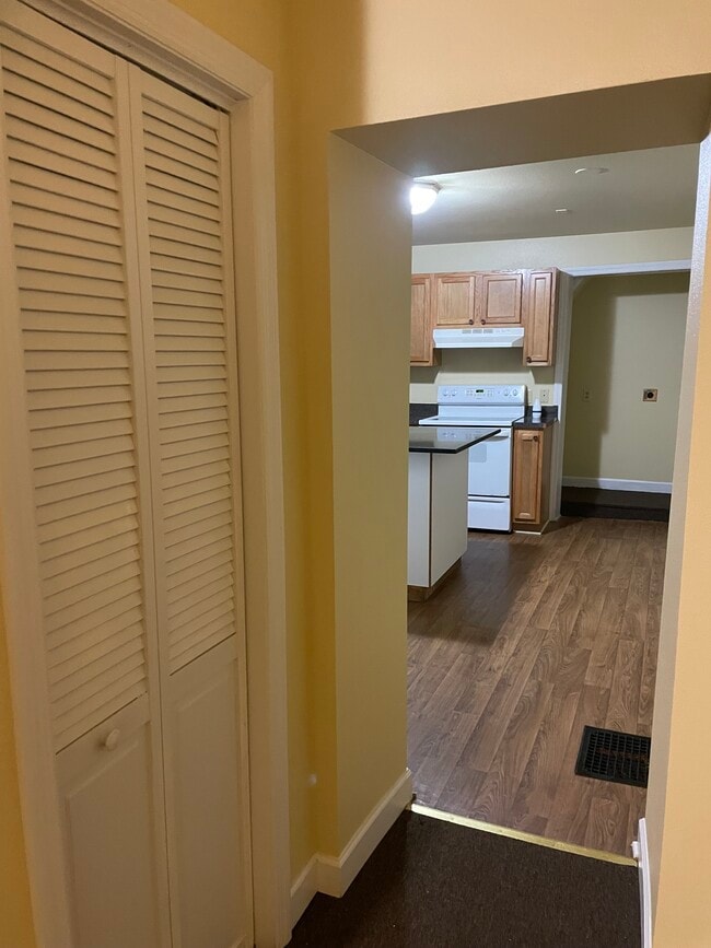 Building Photo - 610 Spruce St