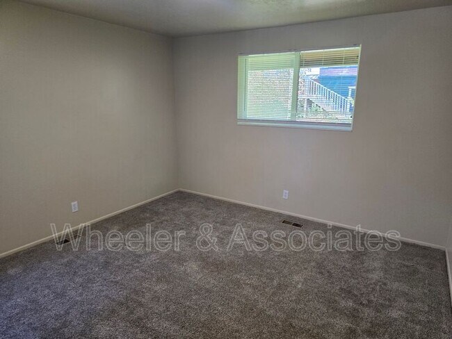 Building Photo - 3070 Eccles Ave