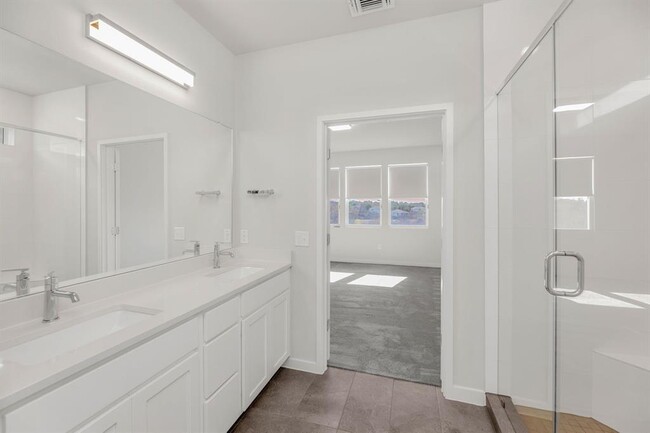 Building Photo - 15101 Casbah Dr