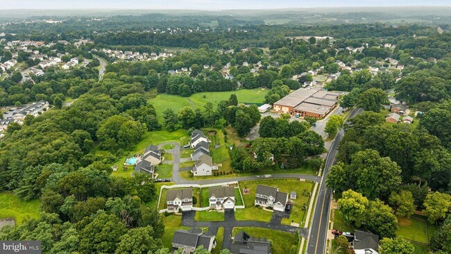 Building Photo - 945 Kayley Dr