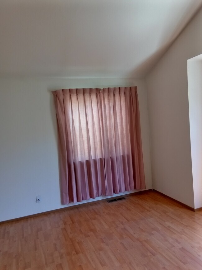 Building Photo - 1250 Formosa Dr