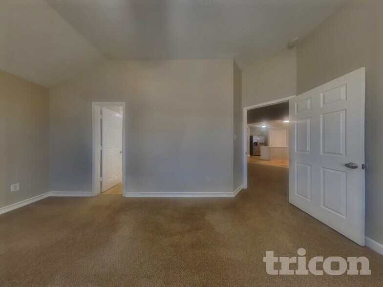 Building Photo - 29418 Fox River Dr