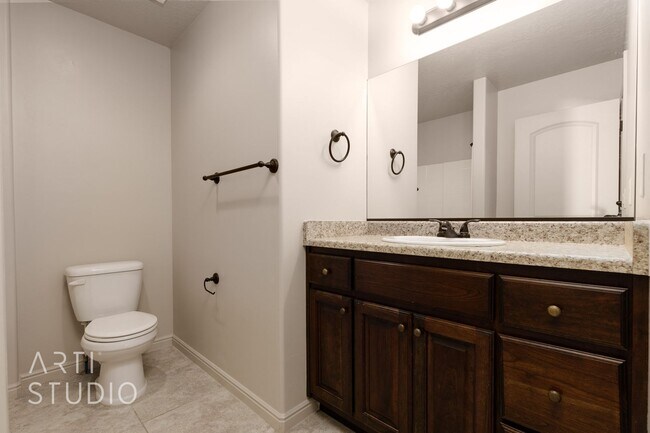 Building Photo - MOVE-IN SPECIAL $100 OFF FIRST MONTH'S REN...