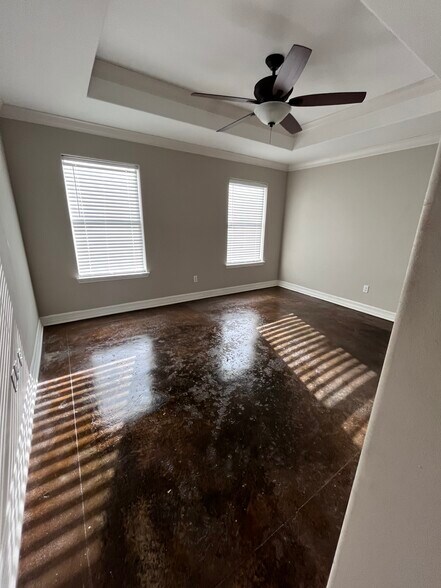 Building Photo - 7213 Lake Serenity Dr