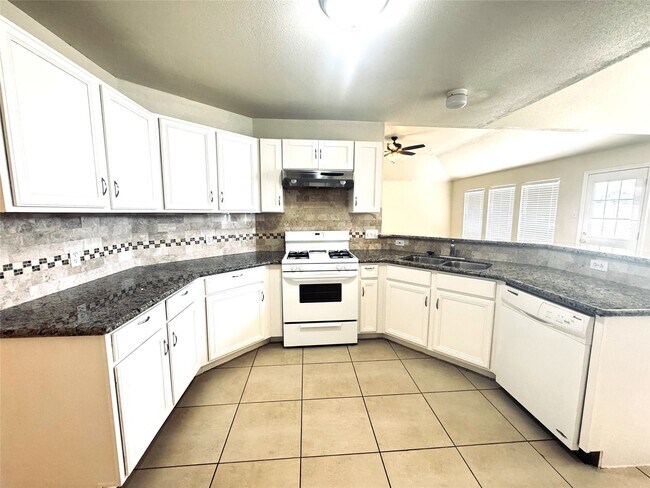 Building Photo - 18743 Parfield Ln