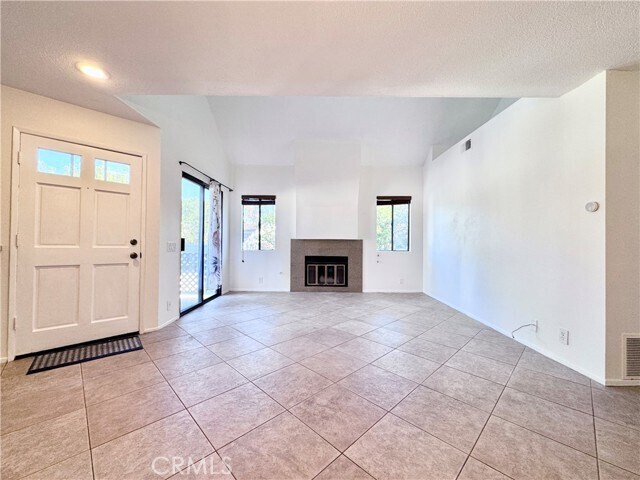 Building Photo - 109 Fallingstar