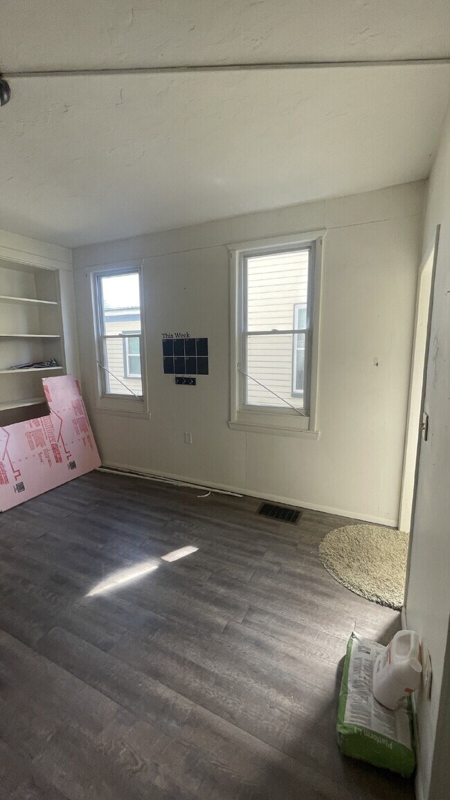 Building Photo - Discover Potential: Prime Location for Your Next Venture at 410-412 Parker Avenue, Scottdale!