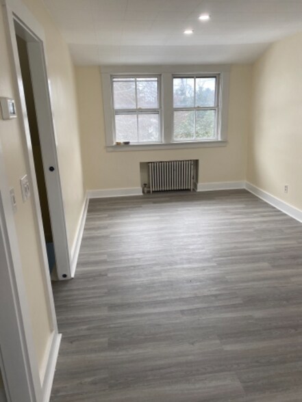 Building Photo - 3 Sylvania Rd