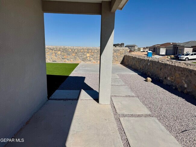 Building Photo - 12725 Don Norte St