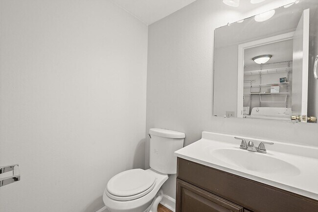 Building Photo - 3BR Townhome in Aurora | Private Yard, Covered Parking & Community Pool