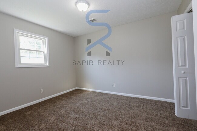 Building Photo - Move in before October 15th and get a $250...