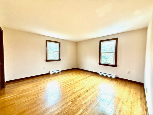 Building Photo - 56 Smith St