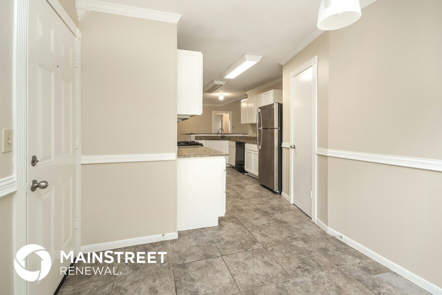 Building Photo - 9046 Smokehollow Dr