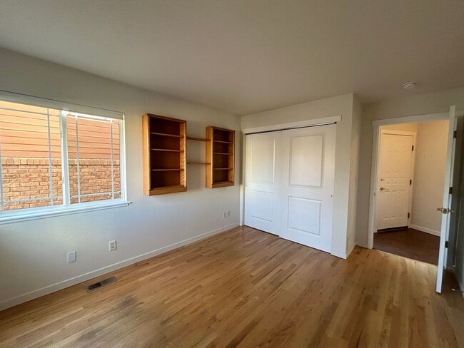 Building Photo - Bright & Updated Townhome in a Prime Fort Collins Location