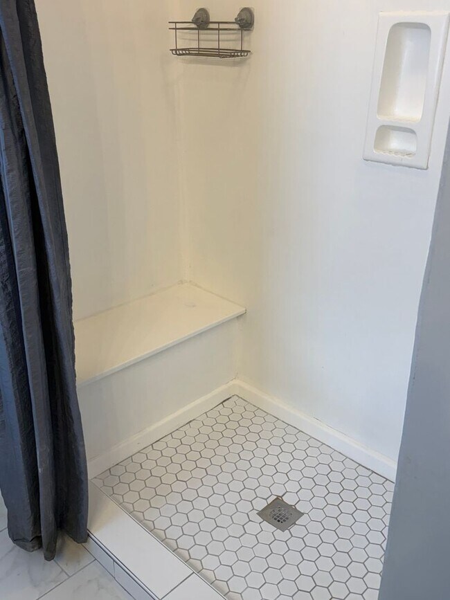 Building Photo - Charming 2BR Condo in Calhoun
