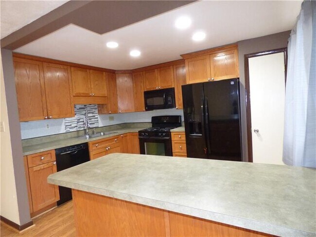 Building Photo - 794 Wheatland Cir