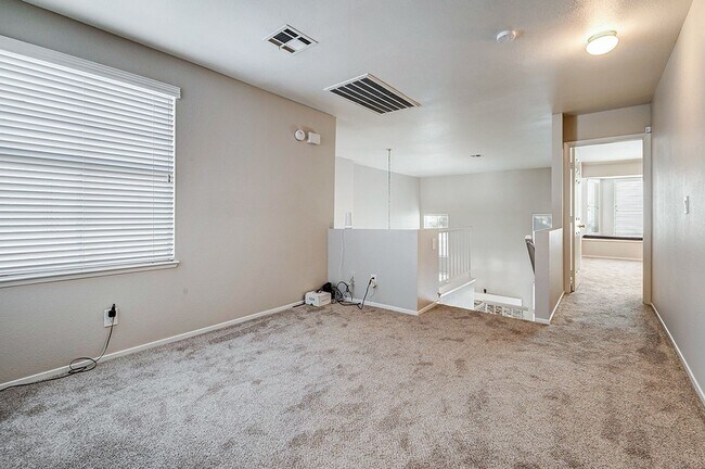 Building Photo - Gorgeous 2 Bedroom home in Desert Shores Racquet Club!