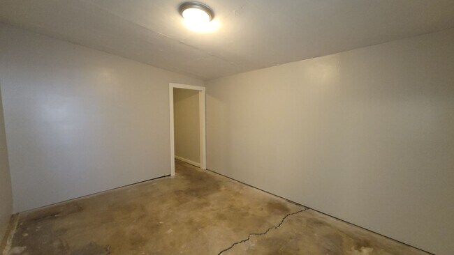 Building Photo - Recently remodeled 2 Bedroom 2 Bathroom