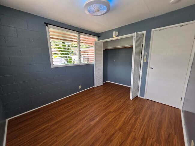 Building Photo - 46-305-305 Hoauna St