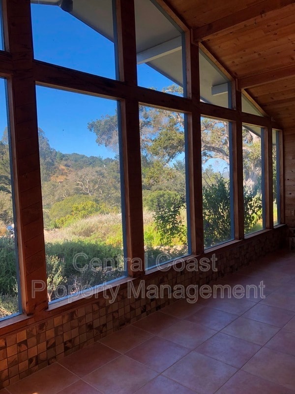 Building Photo - 17959 Berta Canyon Rd