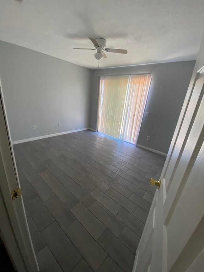 Building Photo - 256 N Berthe Ave