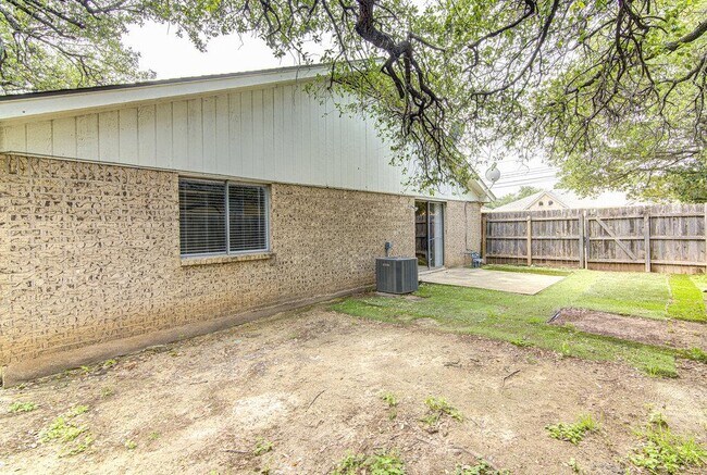 Building Photo - 3603 Rocky Hollow Trail
