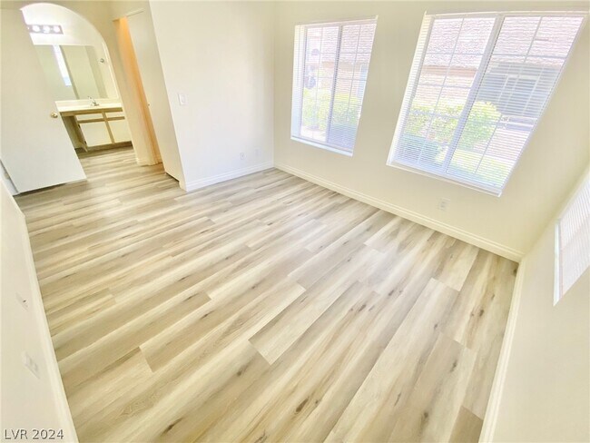 Building Photo - 2200 S Fort Apache Rd