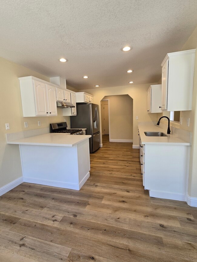 Building Photo - 2987 San Mateo Ln