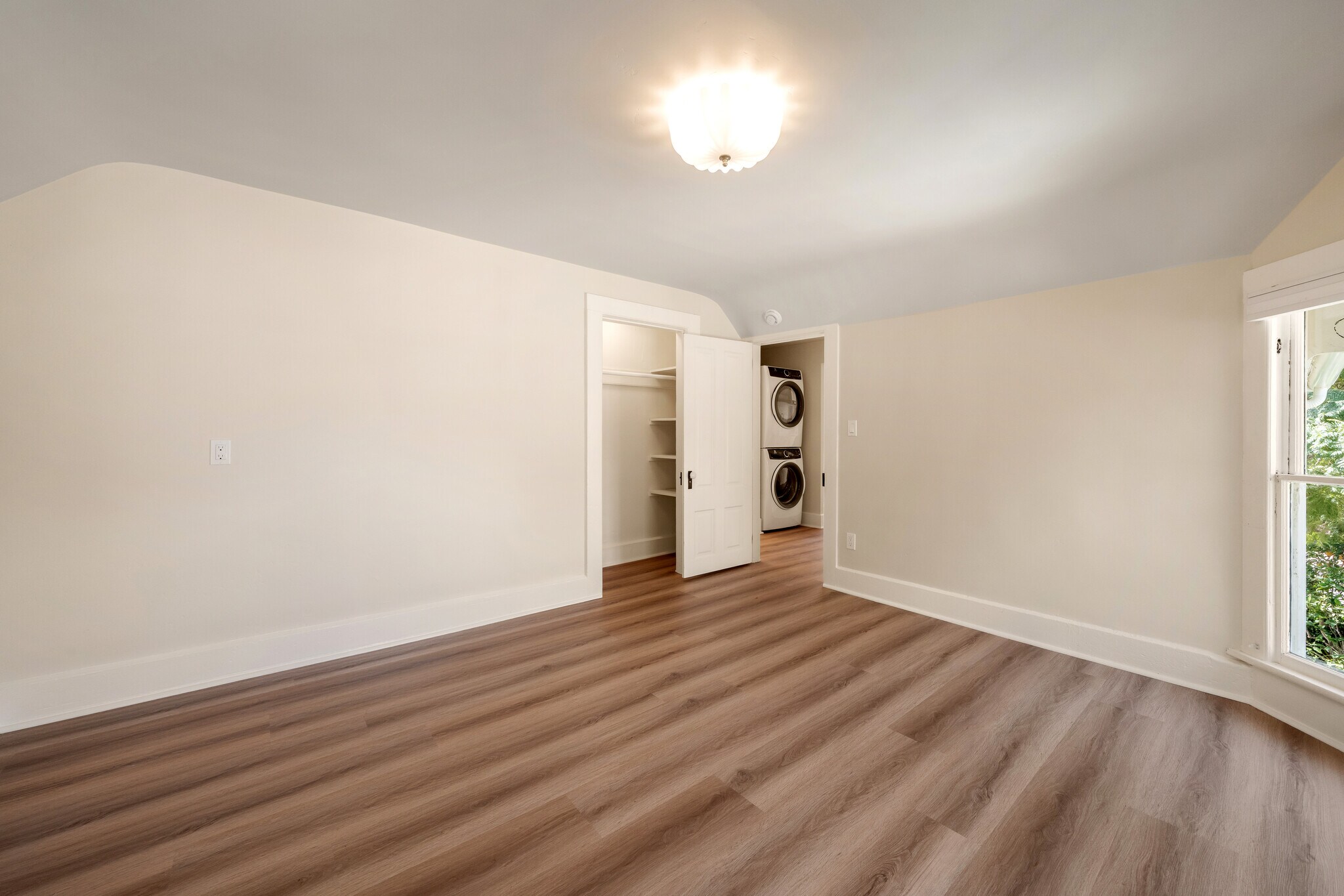 Building Photo - 532 Brinkerhoff Ave