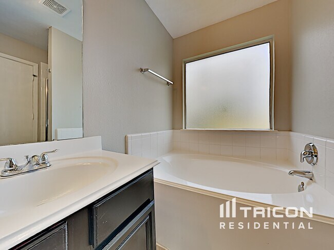 Building Photo - 15931 Imperial Forest Ln
