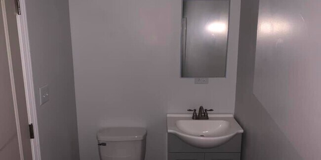 Building Photo - Laurel Flats LLC.