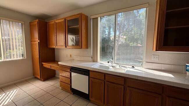 Building Photo - Adorable Four Bedroom home ready for its forever family!