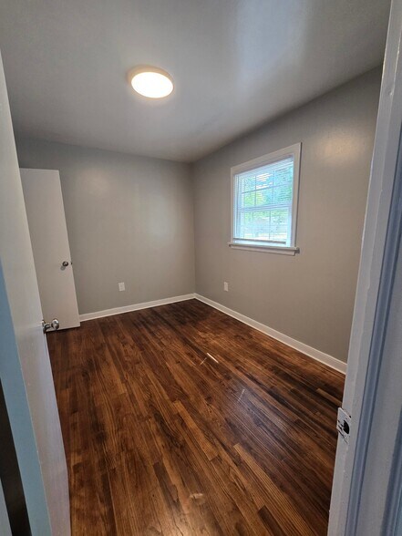 Building Photo - 5225 Collindale Rd