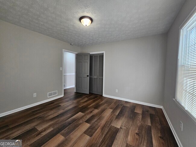 Building Photo - 683 Ginger Cake Rd