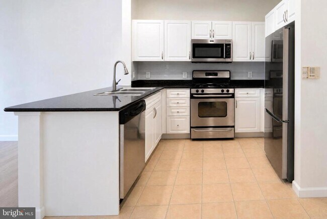 Building Photo - 12901 Centre Park Cir