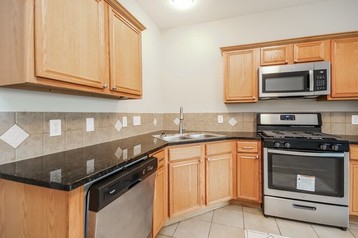 Building Photo - 1026 Riverwood Dr