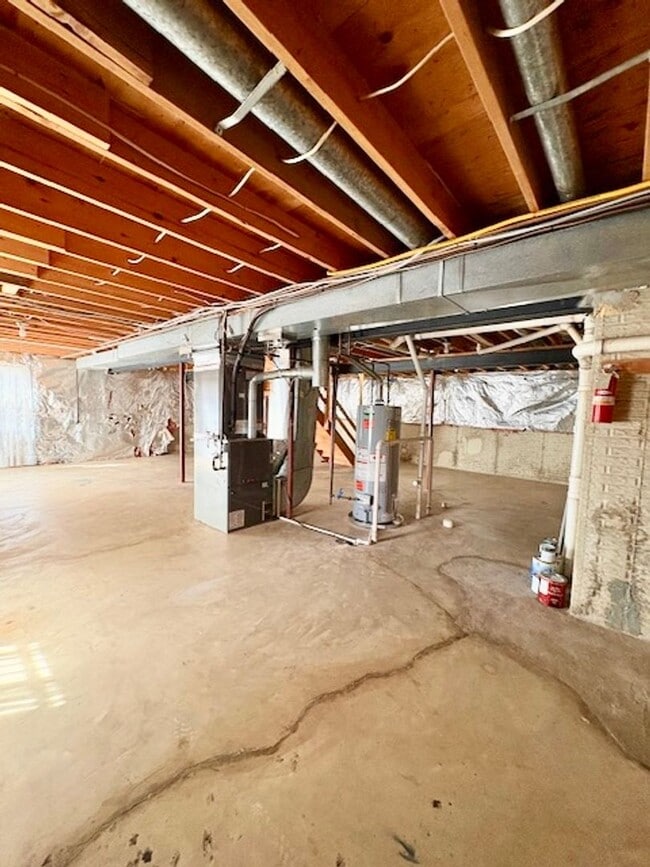 Building Photo - 6825 Spring Beauty Ct