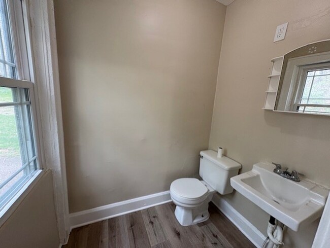 Building Photo - Spacious 3-Bedroom Home in West Akron with Appliances Included