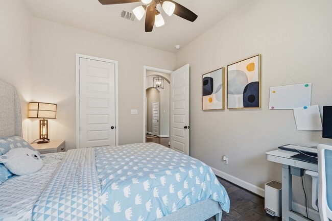 Building Photo - 2106 Stargrass Dr