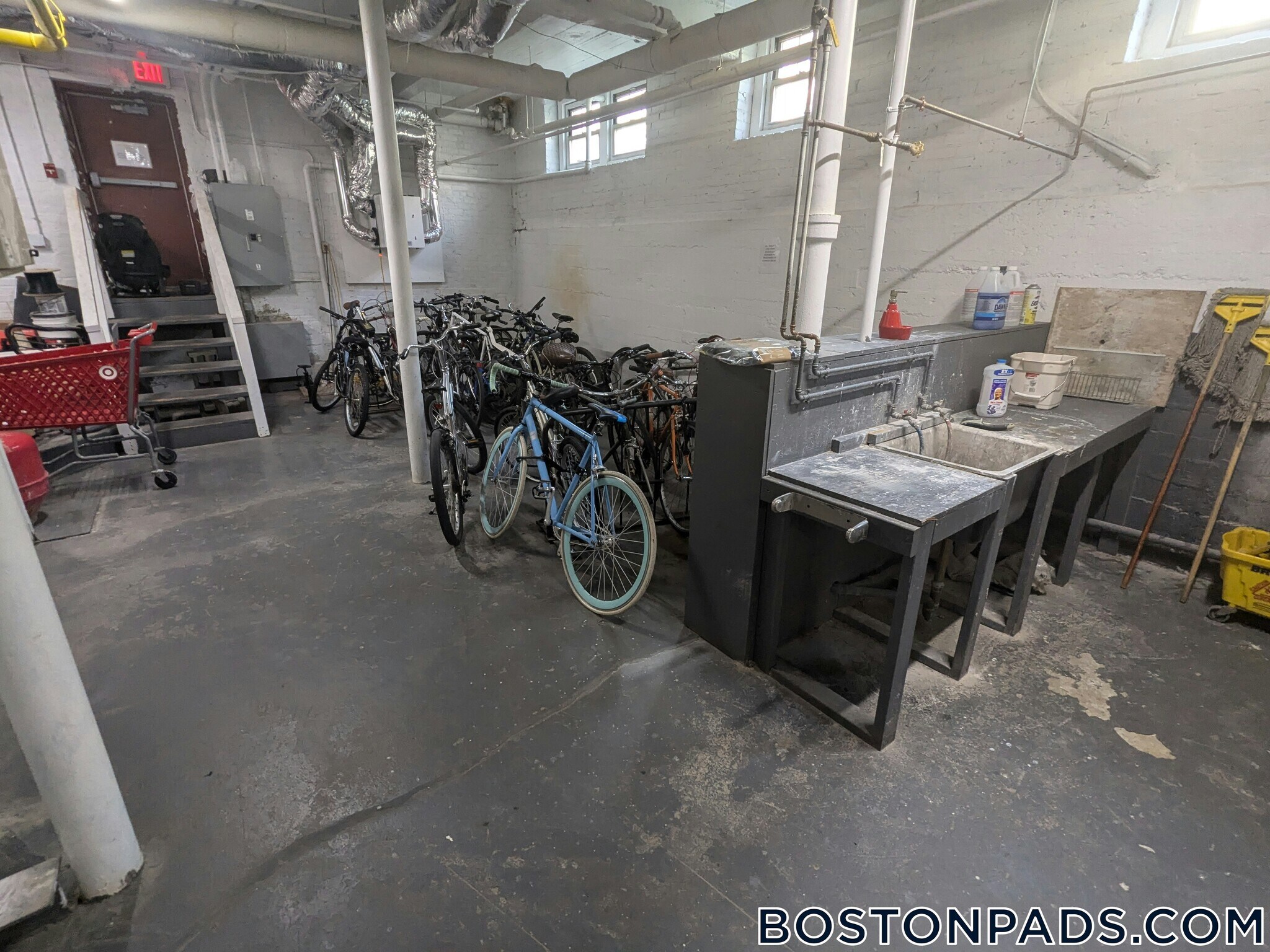 Building Photo - 31 Park Dr