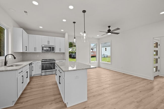 Building Photo - Gorgeous New Construction near Downtown Durham, Premium Finishes - Pet Friendly!