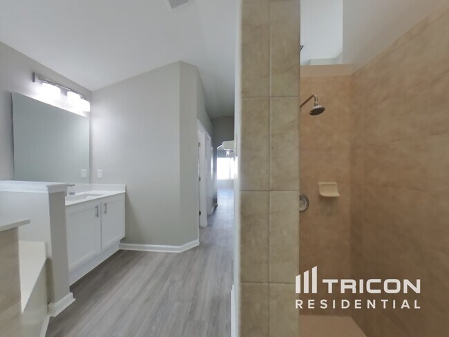 Building Photo - 825 Stallion Way