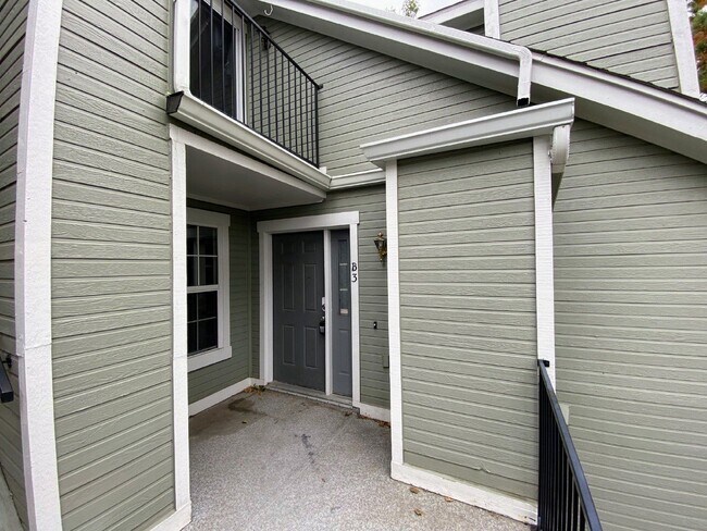 Building Photo - 6701 S Ivy Way