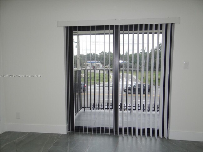 Building Photo - 5980 SW 40th Ave