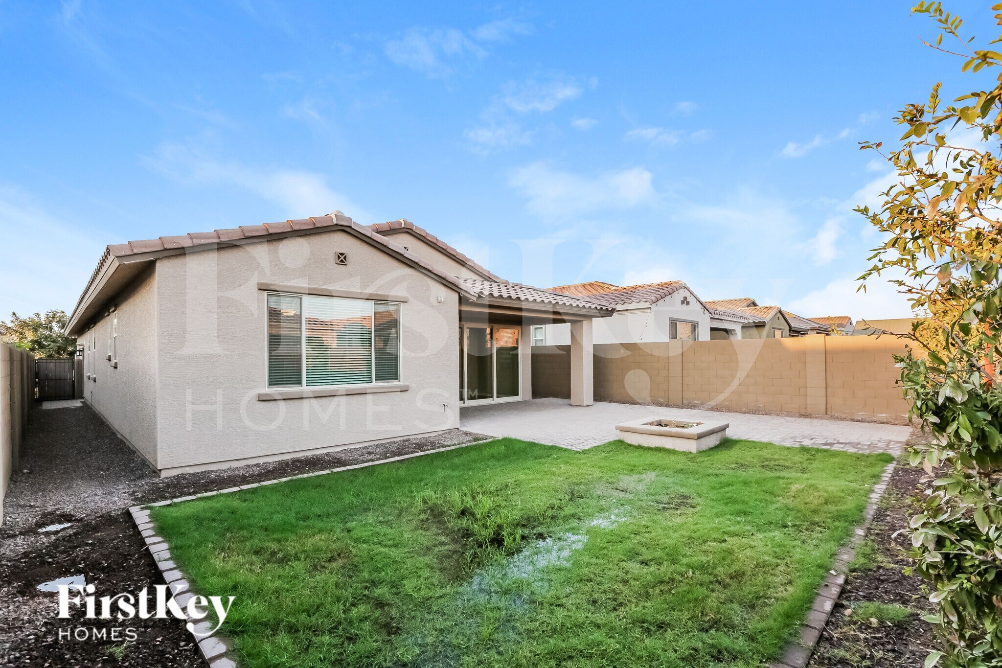 Building Photo - 19748 W Devonshire Ave