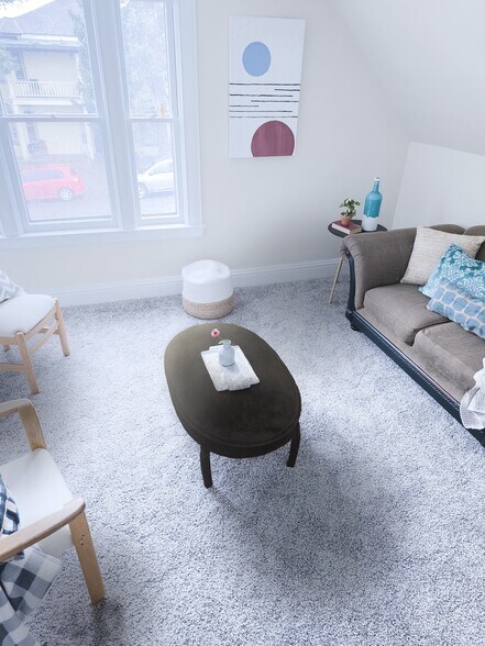 Building Photo - 218 S Jackson St