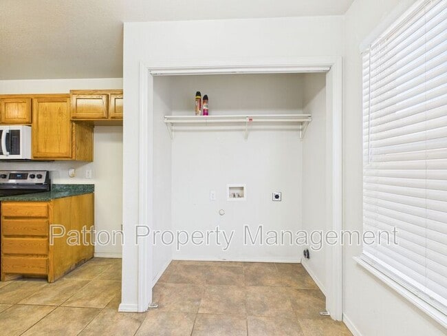 Building Photo - 1111 Pikes Peak Dr