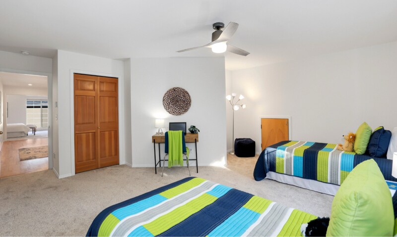 Building Photo - 2541 Lynnwood Ave NE