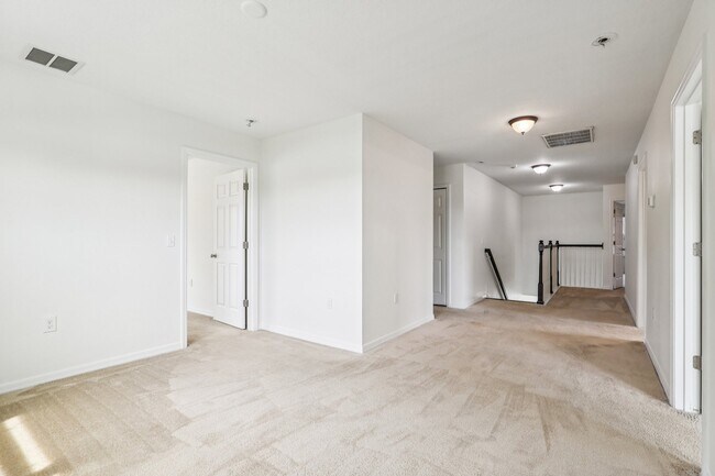 Building Photo - 1126 Maumee St