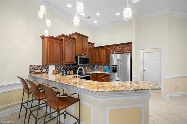 Building Photo - 5024 SW 8th Pl